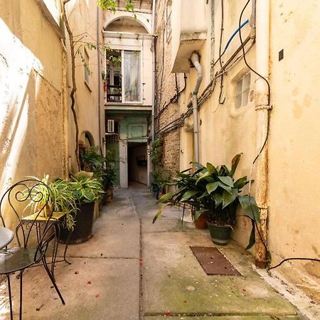 Studio Cosy Au Coeur De L'Ecusson - Arenes A 2 Min 尼姆 外观 照片